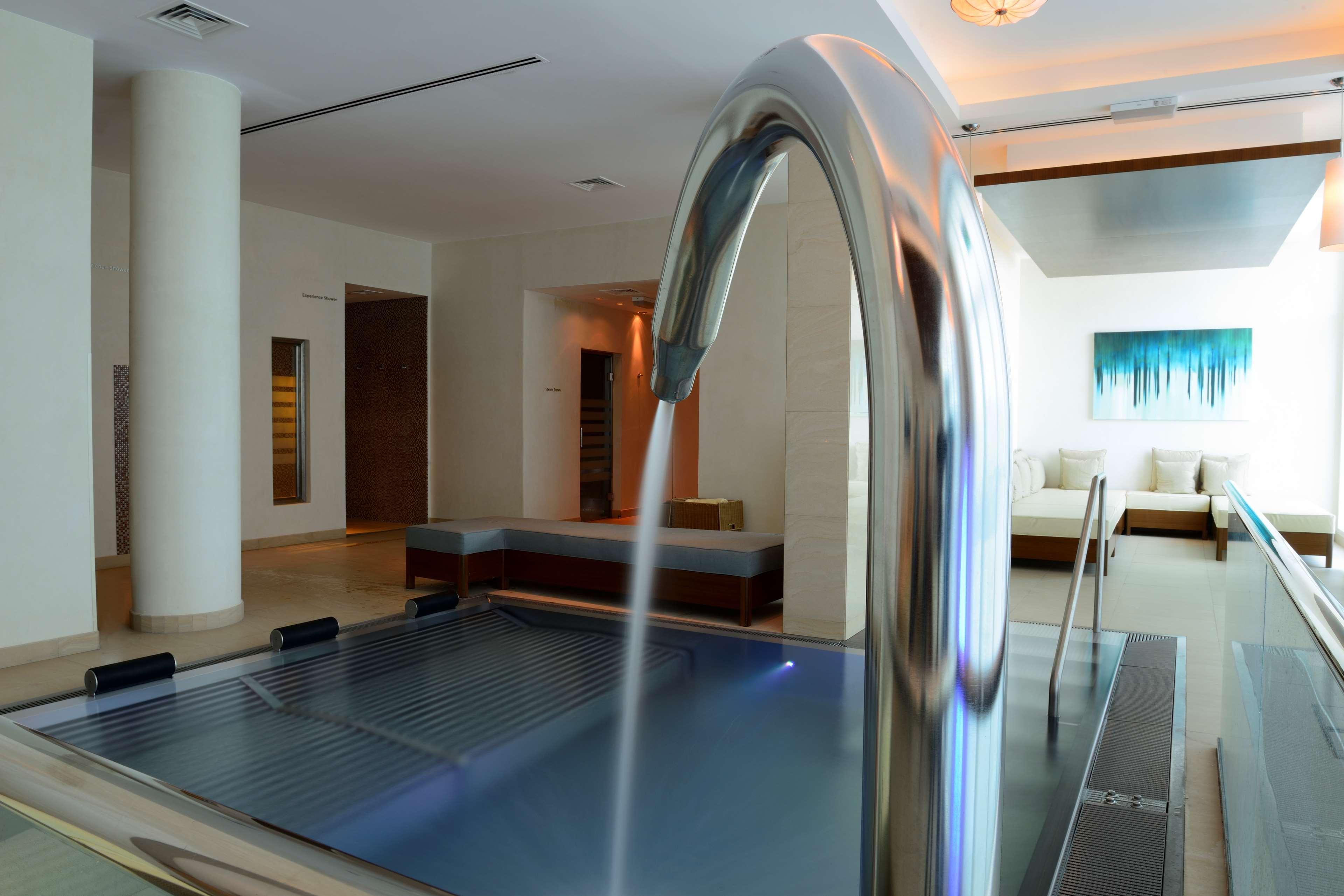 Отель Hilton Доха Экстерьер фото Spa at the Grand Hotel