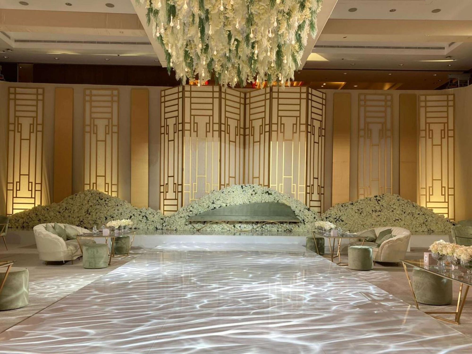 Отель Hilton Доха Экстерьер фото Wedding reception at the Four Seasons Hotel, Bangkok