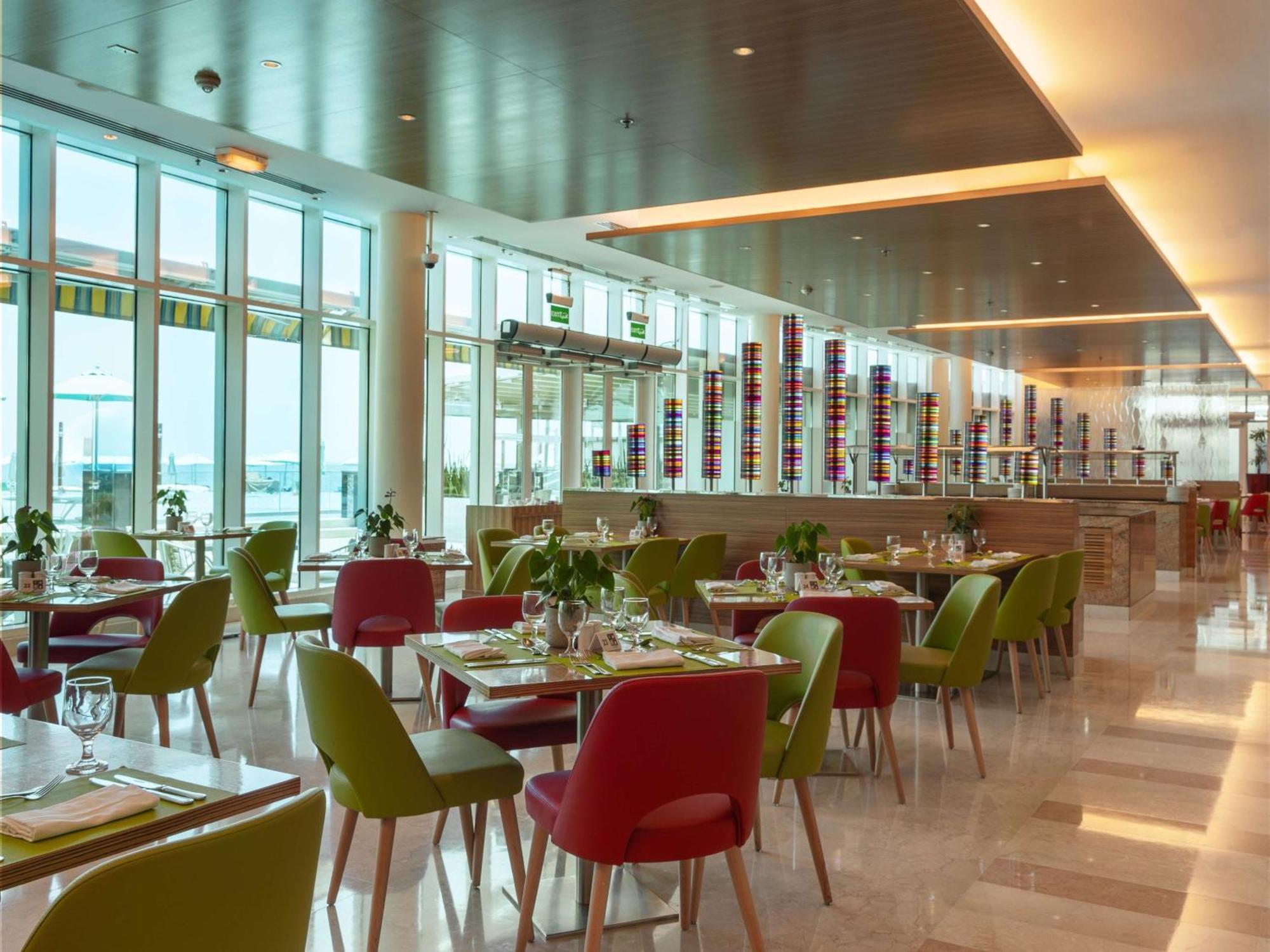 Отель Hilton Доха Экстерьер фото The restaurant